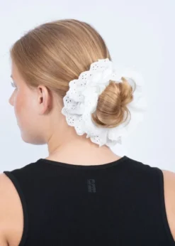 Broderie Scrunchie