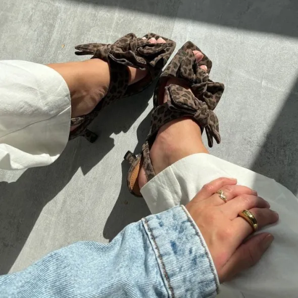 BUTTERFLY HEEL LEP.