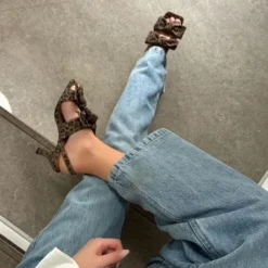 BUTTERFLY HEEL LEP.