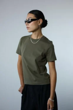 Classic Fit T-shirt Women