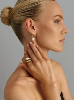 Cuff Ring with Pearl in Gold