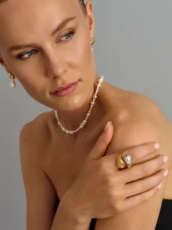 Cuff Ring with Pearl in Gold