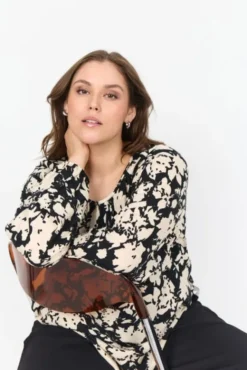 Curvy WA-SAPHINA 1 Bluse Sort