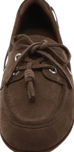Deck shoes with laces