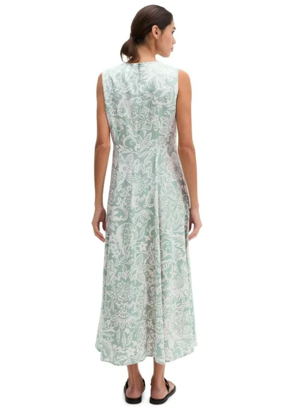Dress, feminine silhouette, cutline