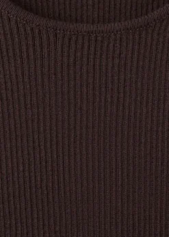 Fitted fine-knit top
