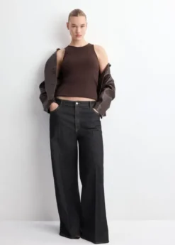 Fitted fine-knit top
