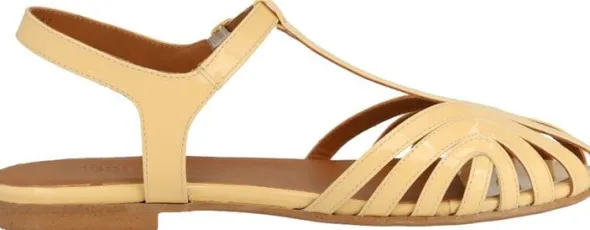 Flad sandal med smuk organisk frontdetalje