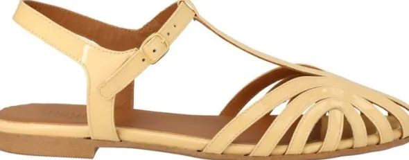Flad sandal med smuk organisk frontdetalje