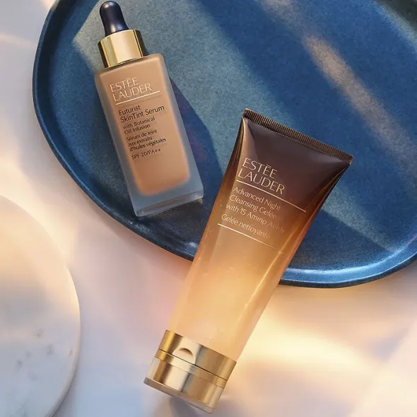 Futurist Skin Tint Serum Foundation SPF20