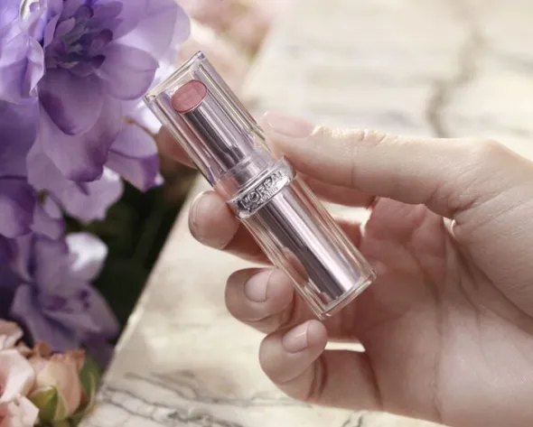 Glow Paradise Balm-in-Lipstick