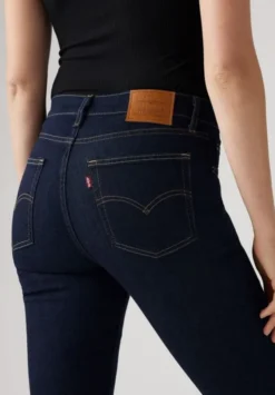 724 High Rise Straight Jeans
