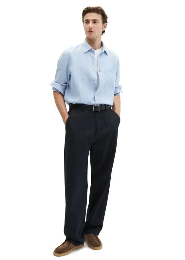 Kent collar, long sleeves, one rect
