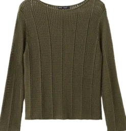 Knitted ribbed sweater
