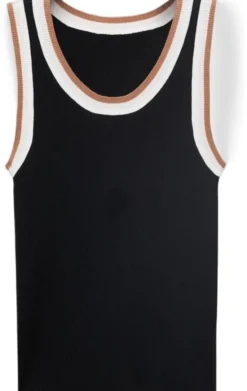 Knitted top with contrast details