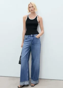 Knitted top with contrast details