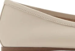 Leather ballet flats with bow