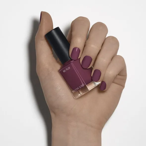 Nail Polish Dusty Bordeaux