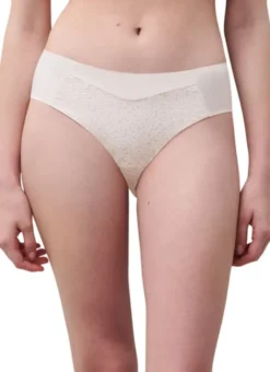 Norah Brief