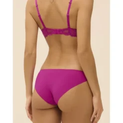 RÊVE Brief