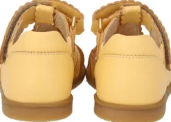 Sandal med lukket tå og sommerfugl