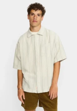 Short-sleeve shirts