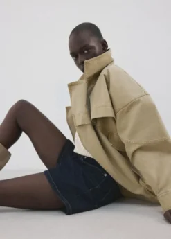 Straight mid-rise denim shorts
