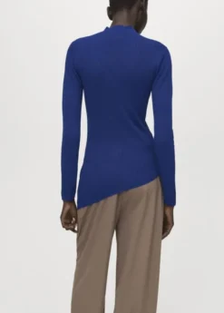 Sweater with asymmetrical turtlenec
