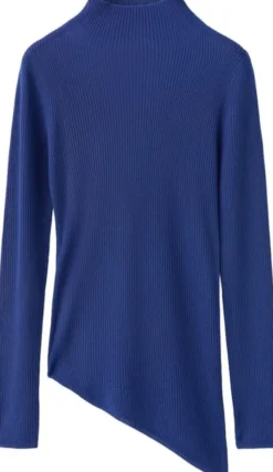 Sweater with asymmetrical turtlenec