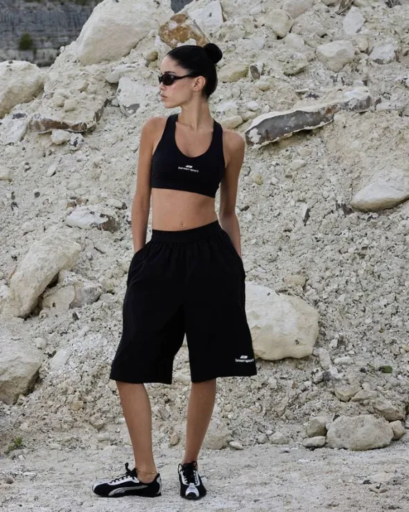Wmns Active V-Neck Bra